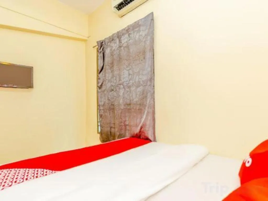 Oyo 89703 B Link Hotel Johor Bahru 2*,  Malaysia