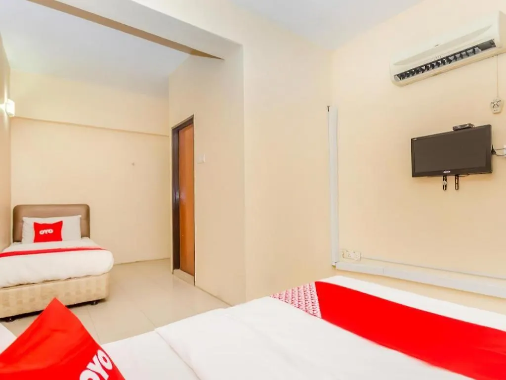 Oyo 89703 B Link Hotel Johor Bahru 2*,